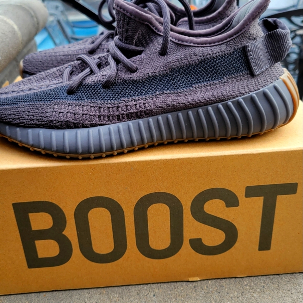 Yeezy Boost 350 V2, Cinder, U.S. Mens size 4.5, style FY2903 - brand new